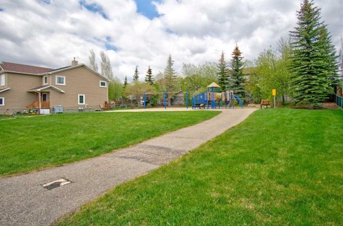 49 Thornfield Close Se, Airdrie, AB - Outdoor