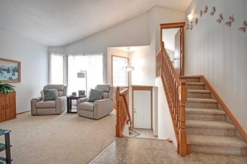49 Thornfield Close Se, Airdrie, AB - Indoor