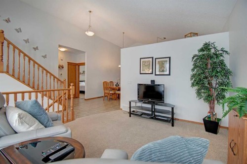 49 Thornfield Close Se, Airdrie, AB - Indoor Photo Showing Living Room