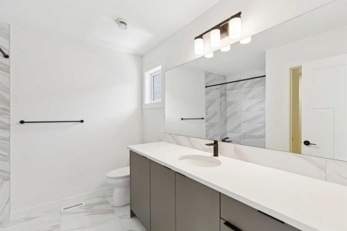 93 Heritage Park, Cochrane, AB - Indoor Photo Showing Bathroom