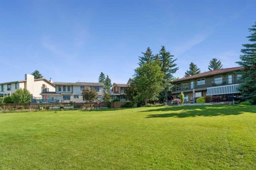 31 Edgehill Bay Nw, Calgary, AB - Outdoor