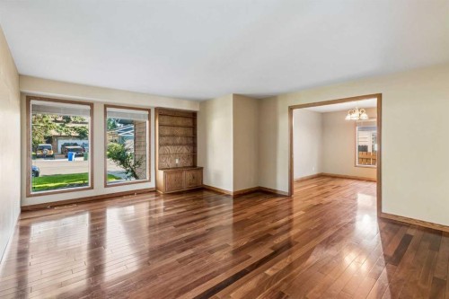 31 Edgehill Bay Nw, Calgary, AB - Indoor