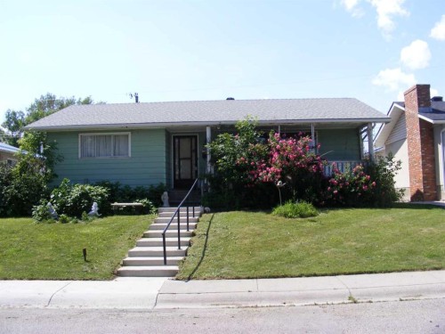 911 Penmeadows Road Se, Calgary, AB 