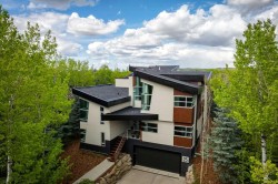 25 Posthill Drive SW Calgary, AB T3H 0A8