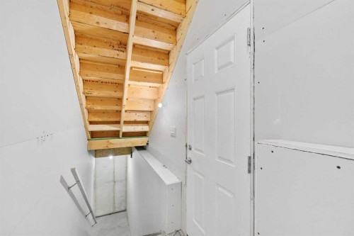 40 Carringham Gate Nw, Calgary, AB - Indoor Photo Showing Other Room