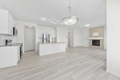 40 Carringham Gate Nw, Calgary, AB - Indoor Photo Showing Kitchen With Upgraded Kitchen