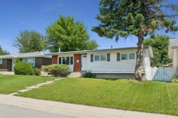 916 Mayland Drive NE Calgary, AB T2E 6C4