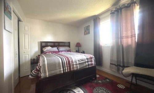 235 Penbrooke Close Se, Calgary, AB 