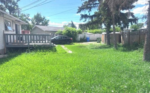 235 Penbrooke Close Se, Calgary, AB 