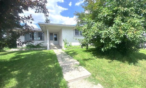 235 Penbrooke Close Se, Calgary, AB 