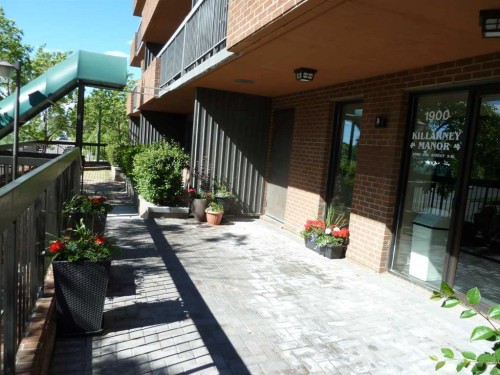 302-1900 25A Street Sw, Calgary, AB 