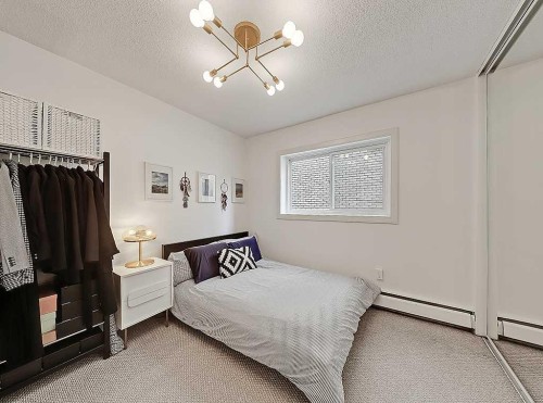 305-112 23 Avenue Sw, Calgary, AB - Indoor Photo Showing Bedroom