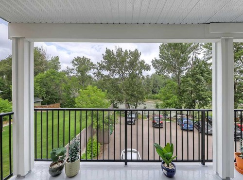 305-112 23 Avenue Sw, Calgary, AB -  With Balcony With Exterior