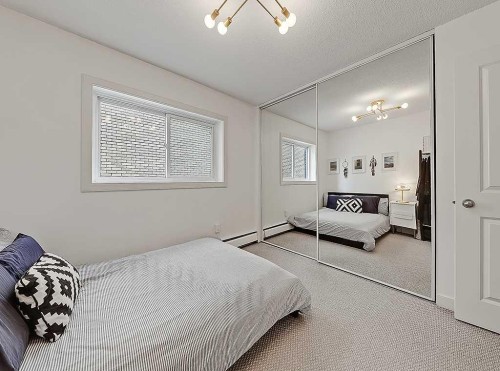 305-112 23 Avenue Sw, Calgary, AB - Indoor Photo Showing Bedroom