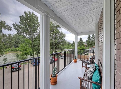 305-112 23 Avenue Sw, Calgary, AB - Outdoor With Balcony With Exterior