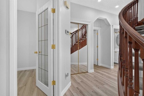 78 Hamptons Circle Nw, Calgary, AB - Indoor Photo Showing Other Room