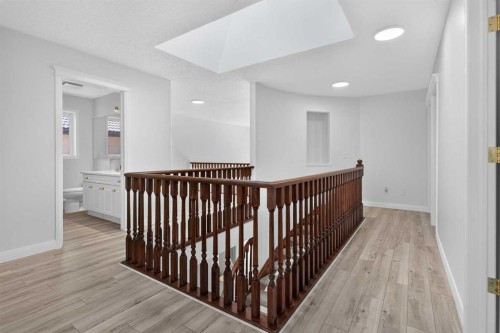78 Hamptons Circle Nw, Calgary, AB - Indoor Photo Showing Other Room
