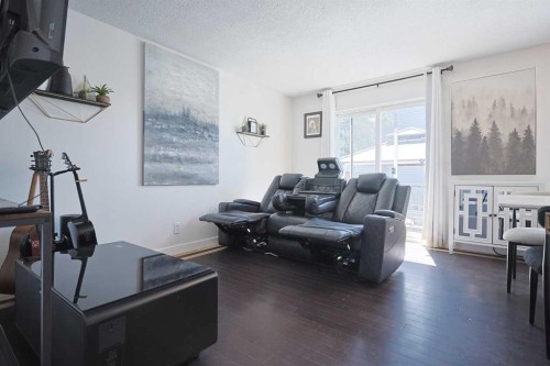 205-310 Falconridge Crescent Ne, Calgary, AB - Indoor Photo Showing Other Room