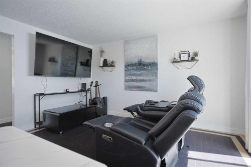 205-310 Falconridge Crescent Ne, Calgary, AB - Indoor Photo Showing Bedroom