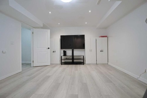 205-310 Falconridge Crescent Ne, Calgary, AB - Indoor Photo Showing Other Room