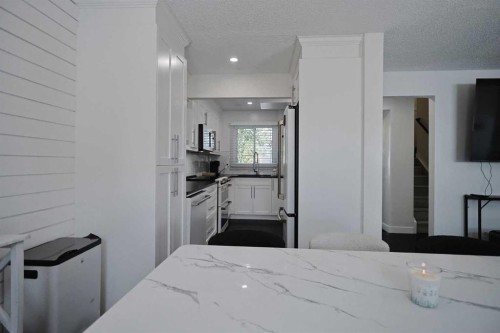 205-310 Falconridge Crescent Ne, Calgary, AB - Indoor
