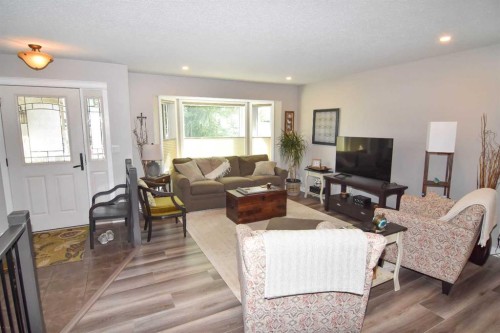 254 Maple Grove Crescent, Strathmore, AB 