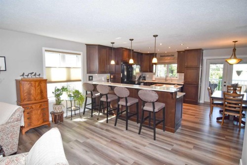 254 Maple Grove Crescent, Strathmore, AB 