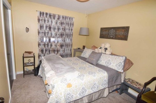 254 Maple Grove Crescent, Strathmore, AB 