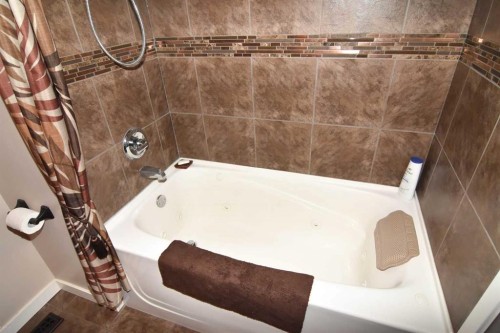 254 Maple Grove Crescent, Strathmore, AB 