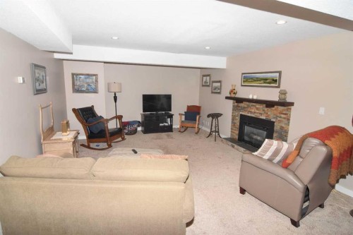 254 Maple Grove Crescent, Strathmore, AB 