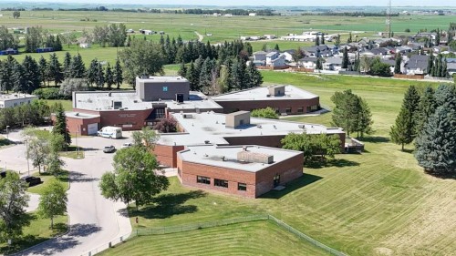 254 Maple Grove Crescent, Strathmore, AB 