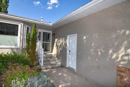 254 Maple Grove Crescent, Strathmore, AB 