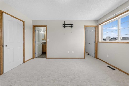 744 Luxstone Landing Sw, Airdrie, AB - Indoor Photo Showing Other Room