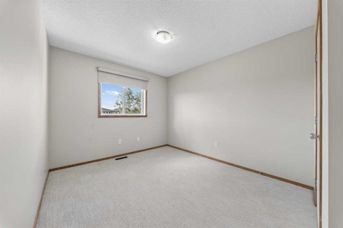 744 Luxstone Landing Sw, Airdrie, AB - Indoor Photo Showing Other Room