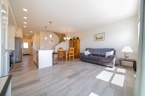 61-1407 3 Street Se, High River, AB - Indoor Photo Showing Living Room