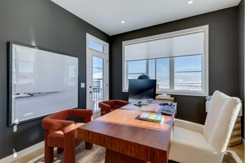 282 Southbow Avenue, Cochrane, AB - Indoor Photo Showing Office