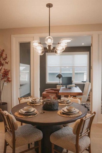 282 Southbow Avenue, Cochrane, AB - Indoor Photo Showing Dining Room