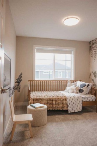 282 Southbow Avenue, Cochrane, AB - Indoor Photo Showing Bedroom