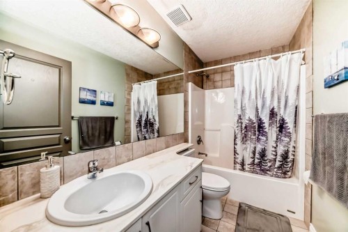 146 Scenic View Close, Calgary, AB 