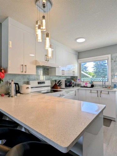 2851 Dovely Park Se, Calgary, AB 