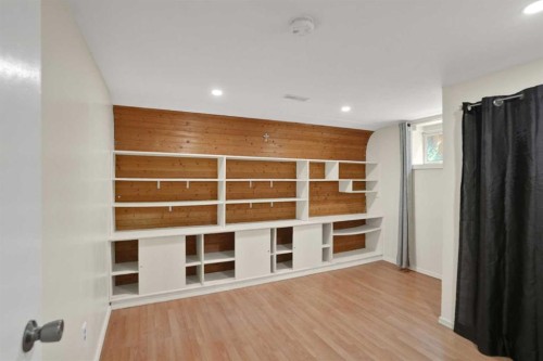 10315 8 Street Sw, Calgary, AB - Indoor
