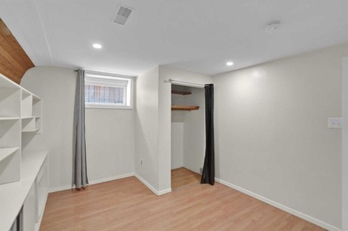 10315 8 Street Sw, Calgary, AB - Indoor Photo Showing Other Room