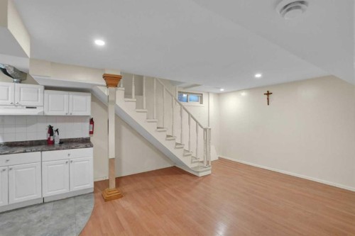 10315 8 Street Sw, Calgary, AB - Indoor