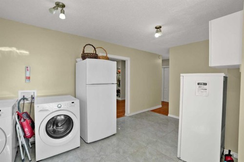 10315 8 Street Sw, Calgary, AB - Indoor Photo Showing Laundry Room