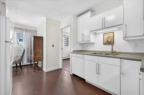 401-1107 15 Avenue Sw, Calgary, AB - Indoor Photo Showing Kitchen