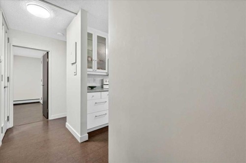 401-1107 15 Avenue Sw, Calgary, AB - Indoor Photo Showing Other Room