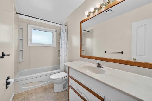 7435 25 Street Se, Calgary, AB 