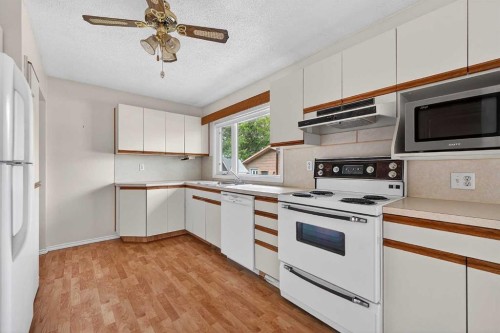 7435 25 Street Se, Calgary, AB 