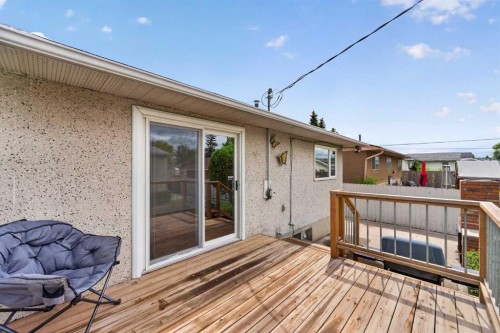 7435 25 Street Se, Calgary, AB 