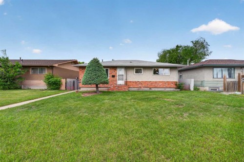 7435 25 Street Se, Calgary, AB 